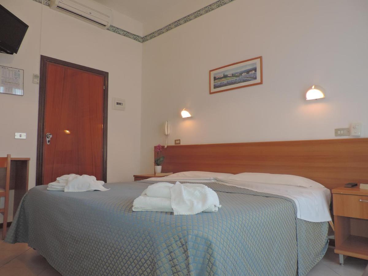 Hotel Liliana ريميني المظهر الخارجي الصورة