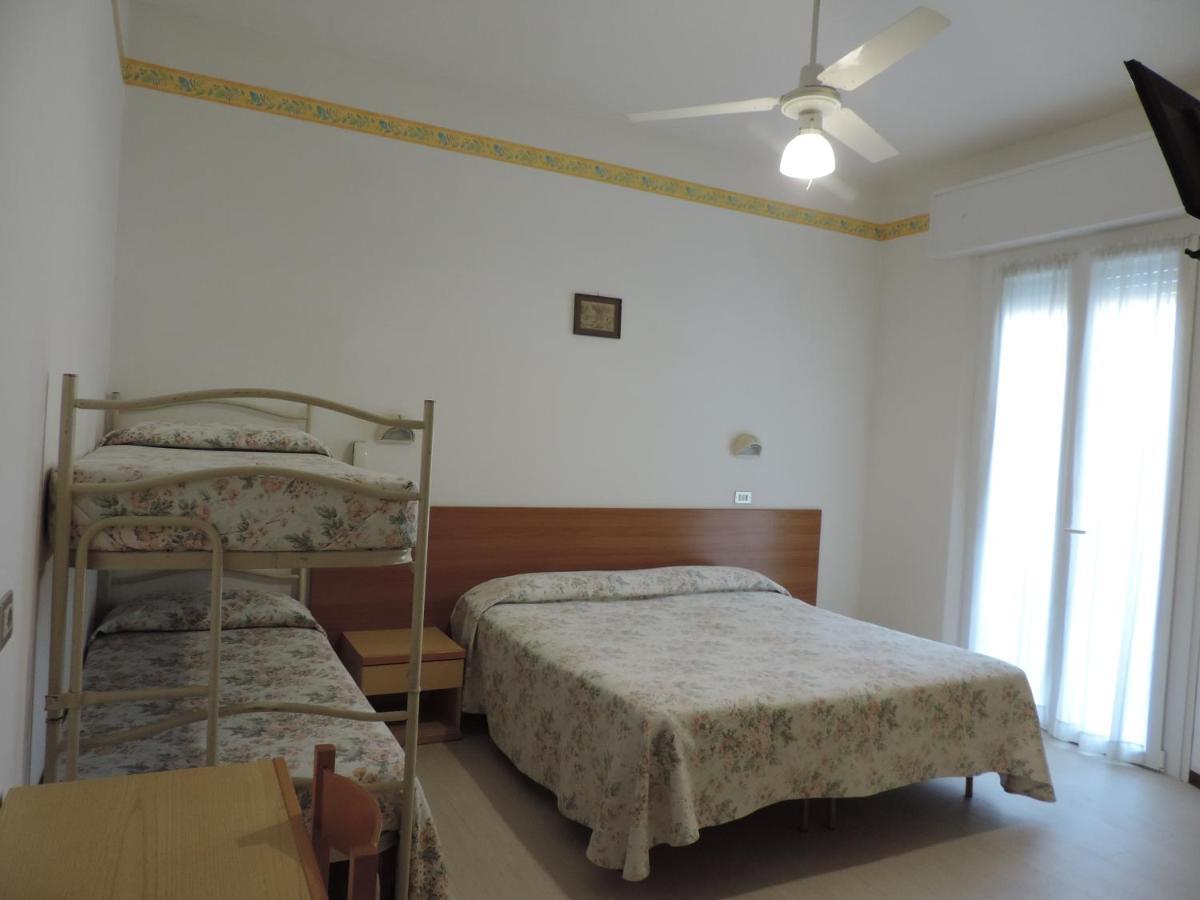 Hotel Liliana ريميني المظهر الخارجي الصورة